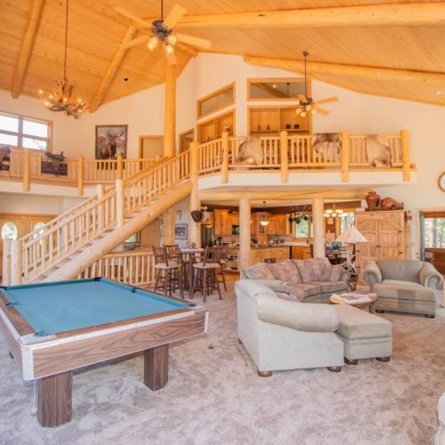 EXPANSIVE INTERIOR